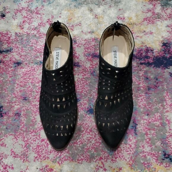 Steve Madden Laser Cut Suede Ankle Boots or Booties - Picture 1 of 15